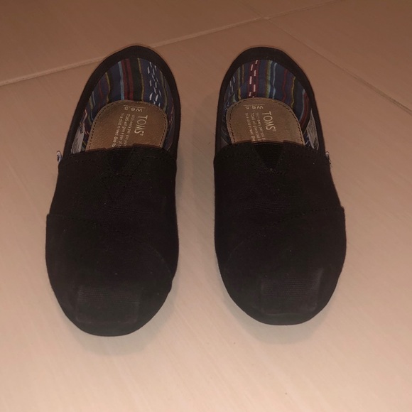 Toms Classic Black